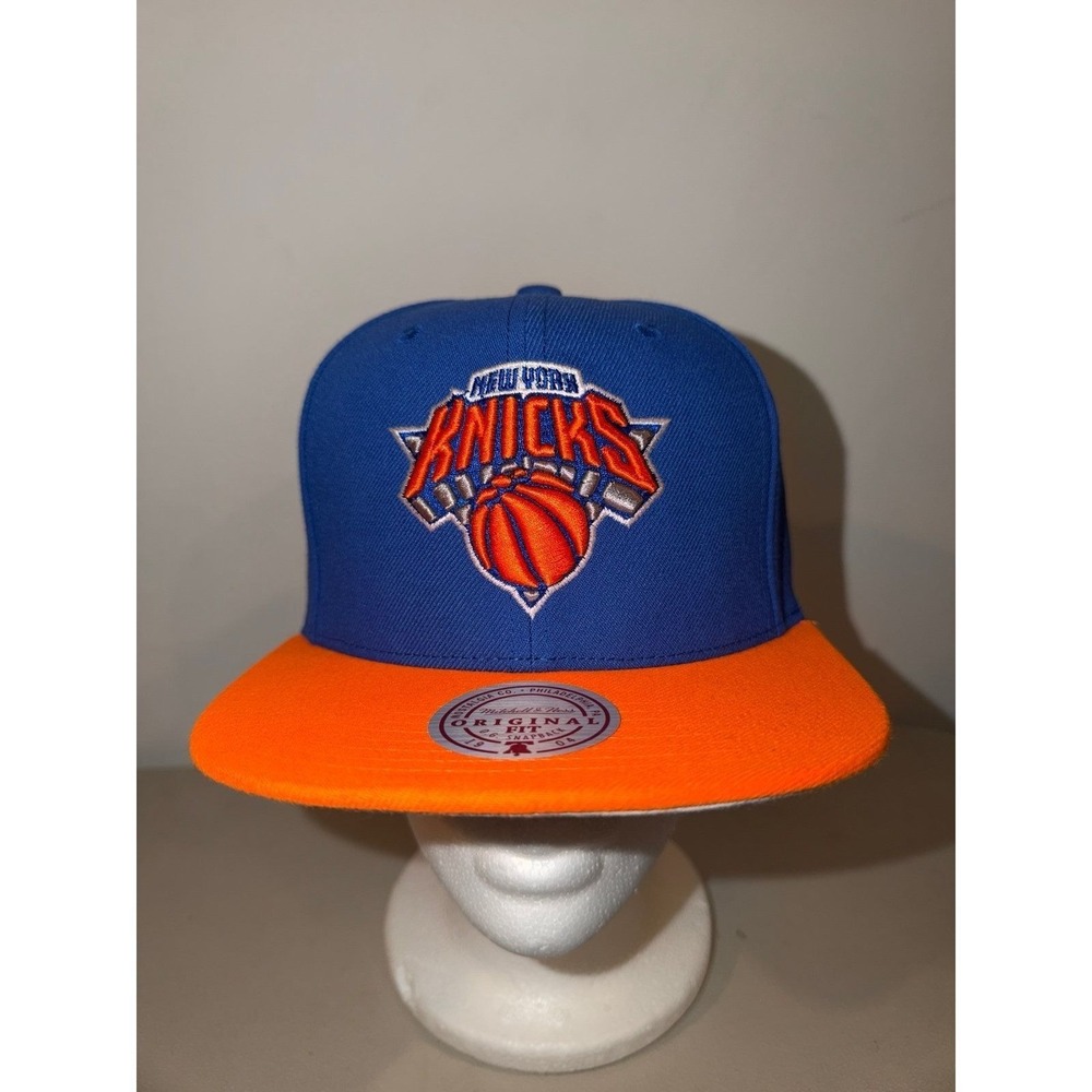 New York Knicks Mitchell & Ness Snapback Hat (NWTS)